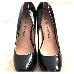 Pour La Victoire heels